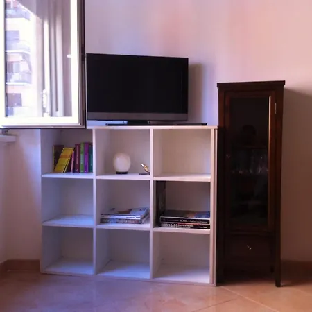 Comfortable On A Quiet Street روما