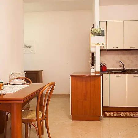 Comfortable On A Quiet Street شقة *