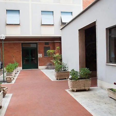 Comfortable On A Quiet Street شقة روما