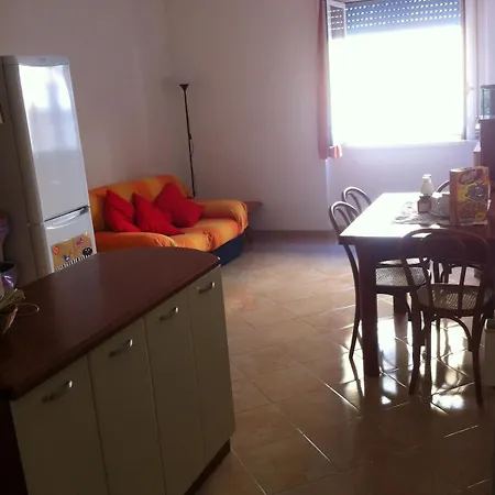 Comfortable On A Quiet Street شقة