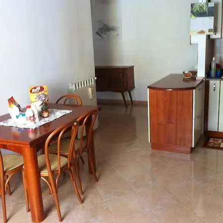 Comfortable On A Quiet Street Апартаменты Рим